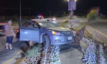 Saltillo: Trailero les da el susto de su vida al embestirlos por alcance y los dejan en el camellón