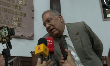 La sequía hace estragos en la laguna, la gente empieza a beber agua de abrevaderos