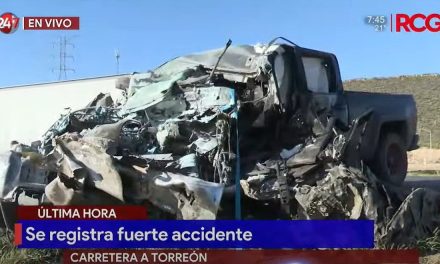 Camioneta queda hecha trizas tras aparatoso accidente en la carretera Saltillo-Torreón