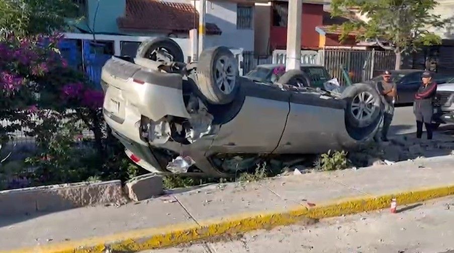Volcadura deja dos menores heridos en la colonia Saltillo 2000