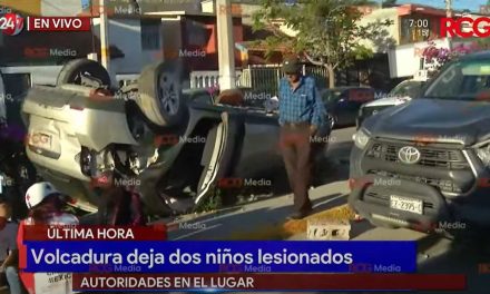 Última hora: Volcadura en Periférico deja dos menores lesionados en Saltillo