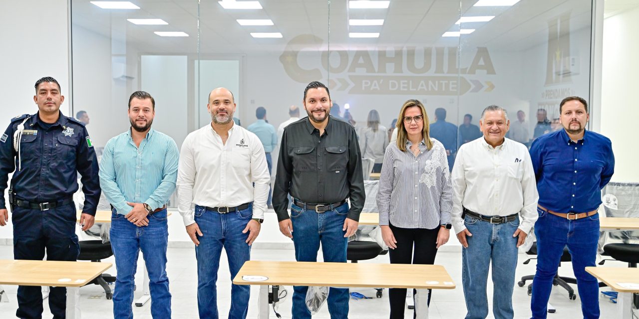 Carlos Villarreal recibe obra civil del Centro de Control y Comando