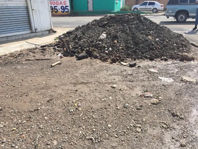 Multan a constructoras y negocios por tirar escombro en Monclova