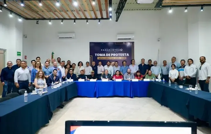 Policía de Torreón presenta modelo de seguridad a la Canacintra