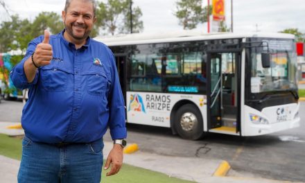 Tomás Gutiérrez presenta transporte gratuito para estudiantes y población