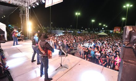 Llega El Poder del Norte a Mirasierra; miles disfrutan el concierto del FINA