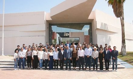 Rinde protesta el Consejo de jóvenes Padelante en la región centro