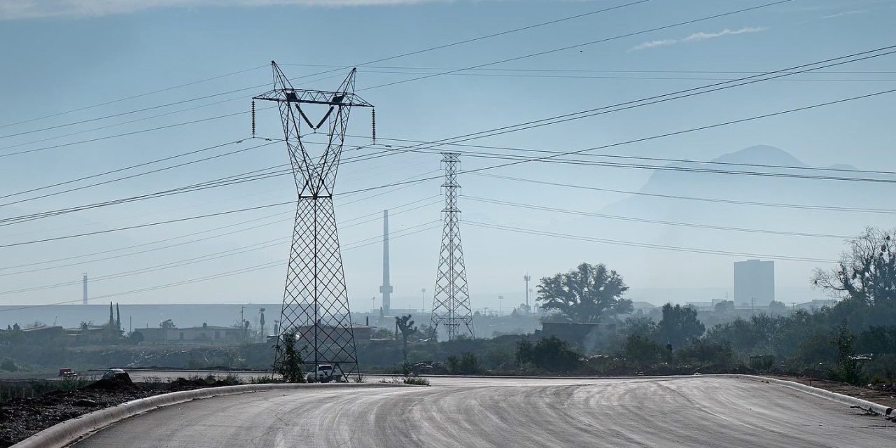 Continúan trabajos para regresar a la normalidad las calles de Saltillo