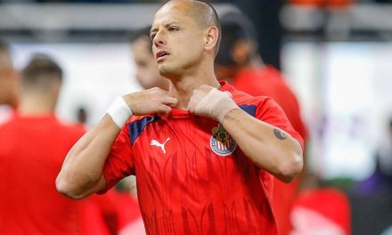 Chicharito se disculpa tras polémica por sus comentarios machistas