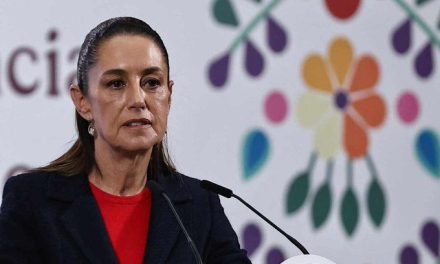 Sheinbaum reacciona a la agresión ‘Lady Racista’ a Policía… es ‘deplorable y delito penal’