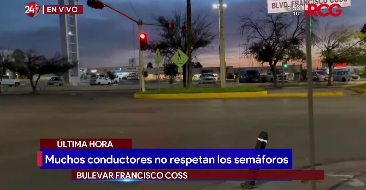 Ignoran automovilistas semáforos en rojo en bulevar Fco. Coss