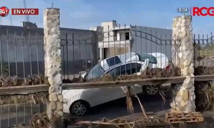 Saltillo: Caos y destrucción en colonia Country Club por la fuerza del agua