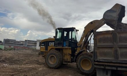 Detiene municipio tiradero de escombro en el arroyo de Ceballos