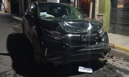 Ebrio conductor desata caos en Parras