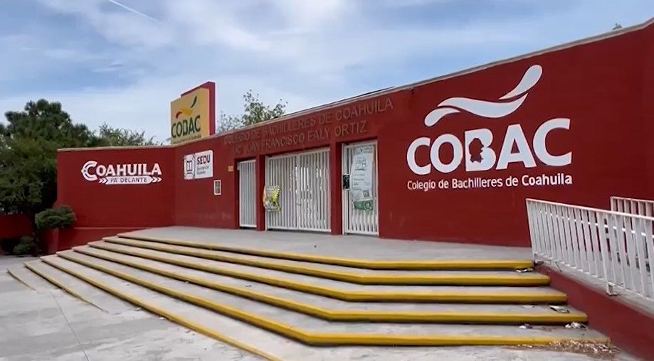 Egresan 3 mil 900 estudiantes de COBAC