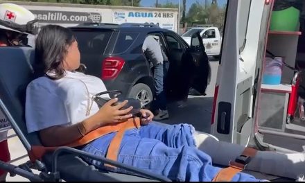Mujer embarazada resulta lesionada en un accidente de motocicleta