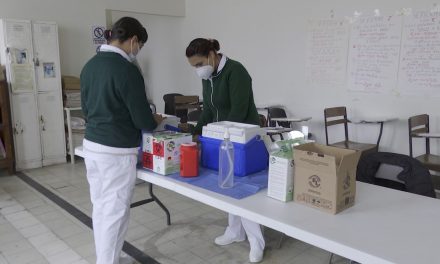 Familias antivacunas y menonitas son un factor para el contagio