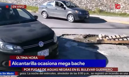 Fuga de aguas negras causa megabache en bulevar Guerrero