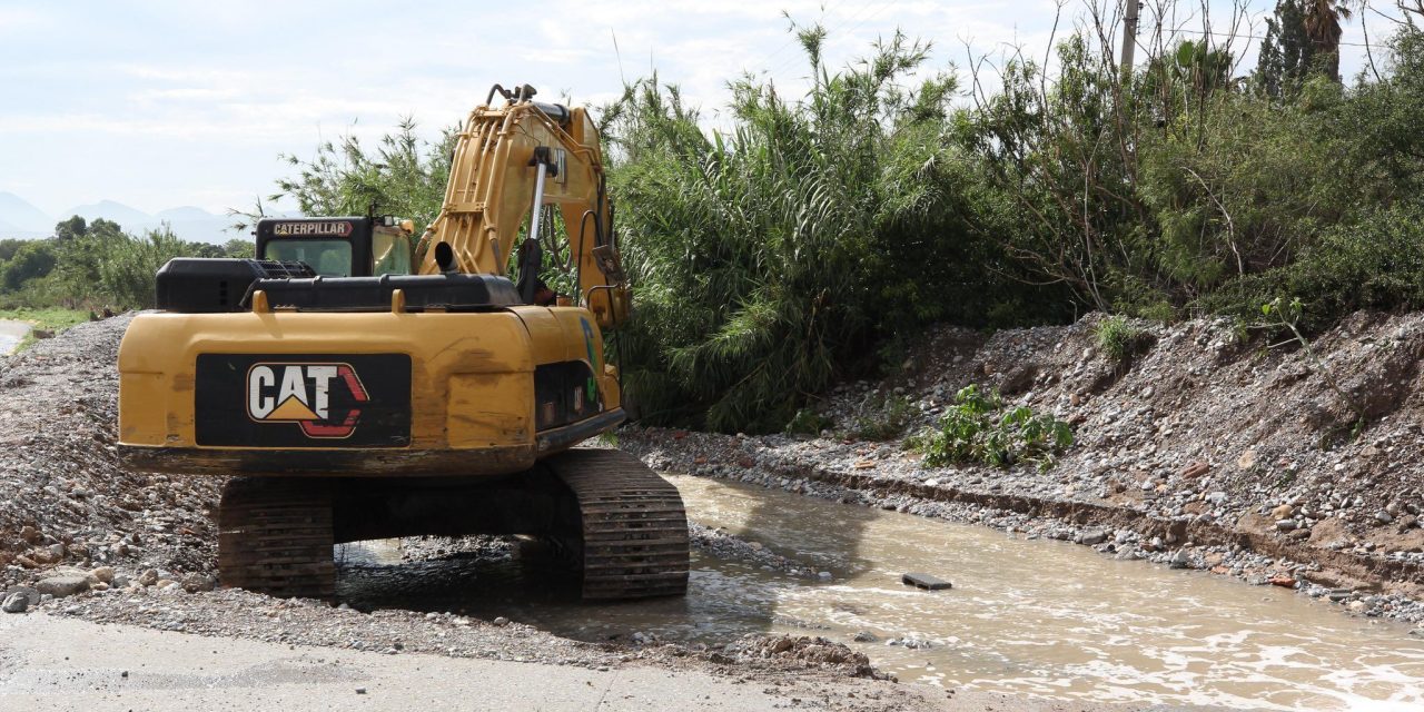 Presenta severo hundimiento la carretera Los Valdés