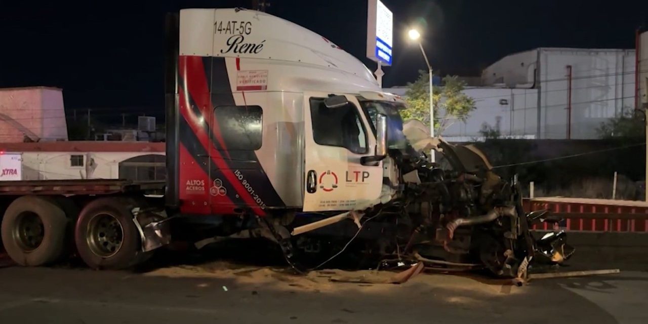 Trailero ignora retén y causa persecución que terminó en un choque en Ramos Arizpe