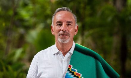 Maestros de la escuela del sarape participan en evento en Nuevo México