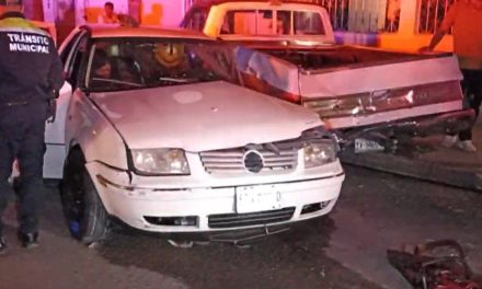 Saltillo: Quedan prensados tras persecución, chocaron varios autos durante su huida