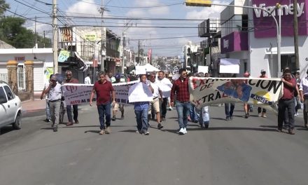 Protestan trabajadores de AHMSA