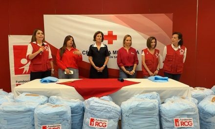 Recibe Cruz Roja donativo de batas quirúrgicas de parte de Fundación RCG