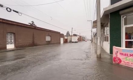 Se registran fuertes lluvias acompañadas de vientos en Saltillo