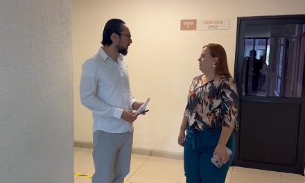 Se reúne alcaldesa de Arteaga con delegado SCT para tema Los Chorros