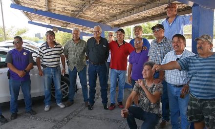 Se reúne subsecretario de gobierno con obreros de AHMSA