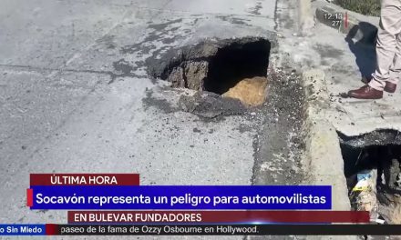 Reportan socavón en el bulevar Fundadores