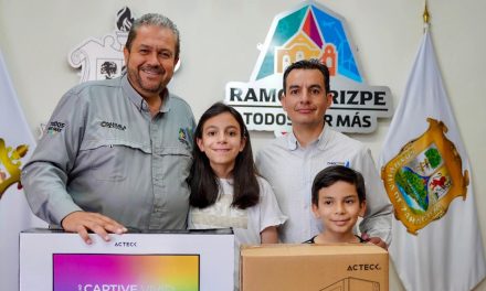 Tomás Gutiérrez reconoce a jóvenes talentos de olimpiadas del conocimiento y robótica