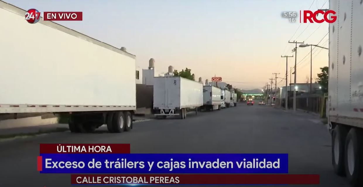 Saltillo: Exceso de tráileres y cajas invaden vialidad