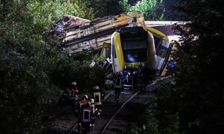 Descarrilamiento de tren deja al menos 4 muertos y decenas de heridos en el sur de Alemania