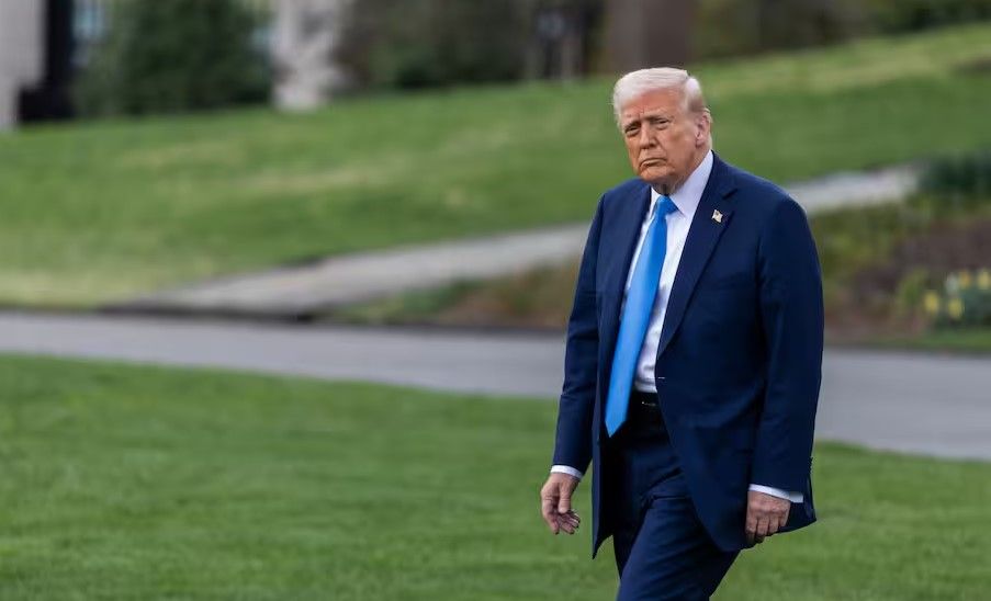 Trump anuncia aranceles del 30% a México y lanza advertencia a Sheinbaum