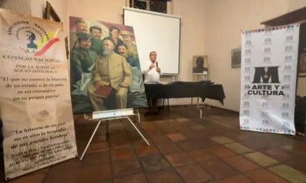 Realizan conferencias por el aniversario de Monclova