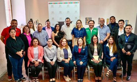 Carlos Villarreal firma convenio con universidades en apoyo a estudiantes