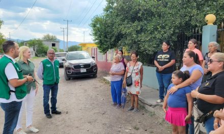 Recorre Laura Jiménez colonias para atender las necesidades de la gente