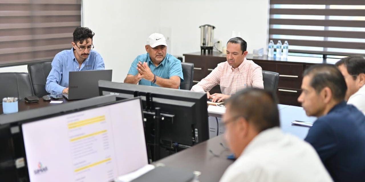 Simas Acuña garantiza abasto de agua y modernización de sistemas