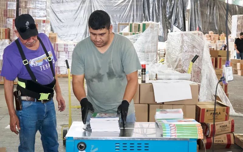 Llegan libros de texto para el próximo ciclo escolar a Acuña y Jiménez