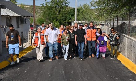 Emilio de Hoyos entrega obra de pavimentación en la colonia Morelos