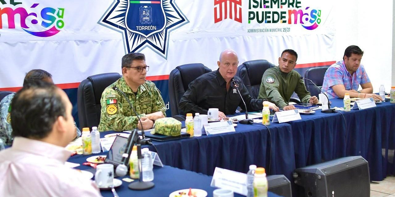 Román Cepeda revisa el Plan de Atención de Lluvias