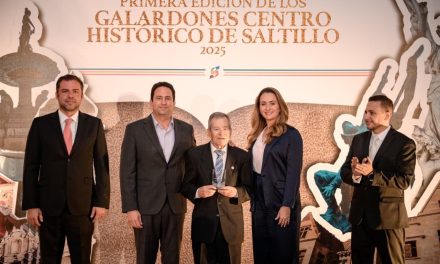 Reconoce Javier Díaz a comerciantes del Distrito Centro