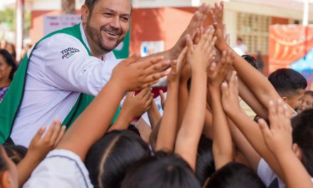 Tomás Gutiérrez entregará 11 mil 500 paquetes escolares