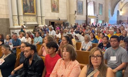 Saltillenses viven con fe el Novenario en honor al Santo Cristo