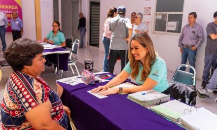Entrega DIF Saltillo apoyos a personas con discapacidad