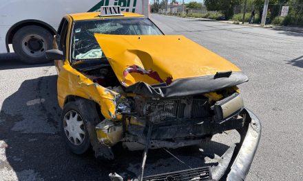 Ignora semáforo en rojo y provoca choque en la colonia Lourdes de Saltillo
