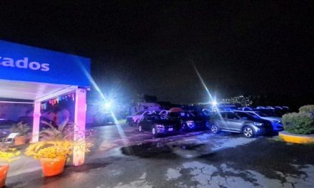 Ladrones roban seis autos de una agencia en Morelos