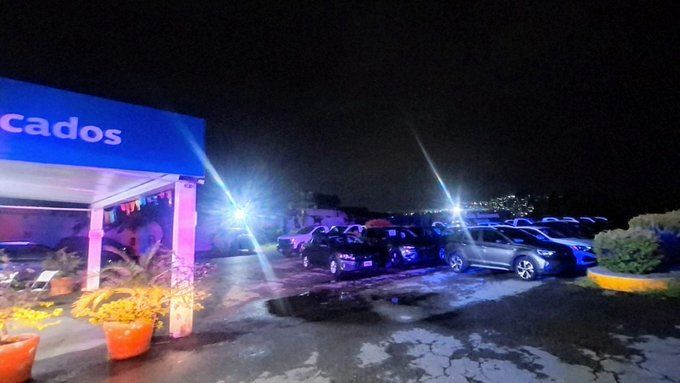 Ladrones roban seis autos de una agencia en Morelos